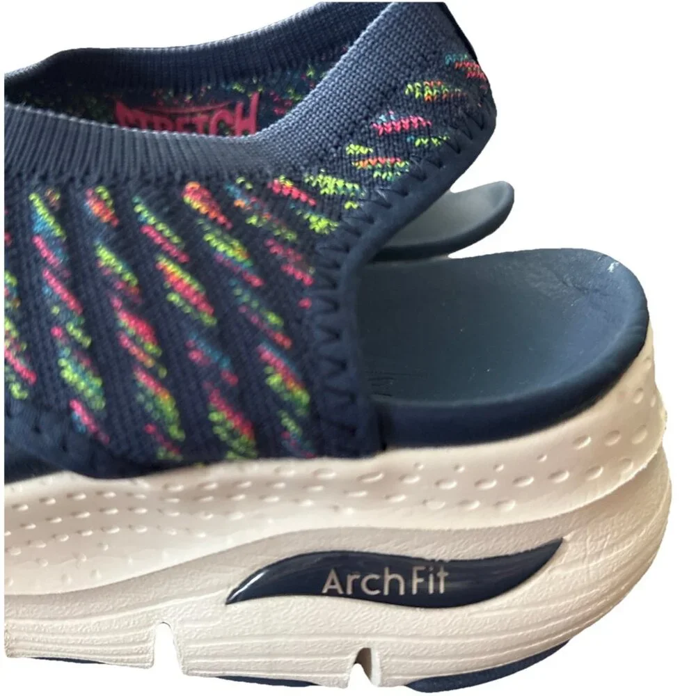Skechers Womens Size 8 Catchy Wave Arch Fit Navy Blue Rainbow Knit Sandals